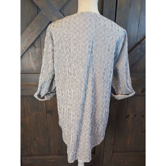 Chicos Womens 2 Medium Pullover Tunic Top Roll Tab Sleeves Black White Stretch - Picture 3 of 13